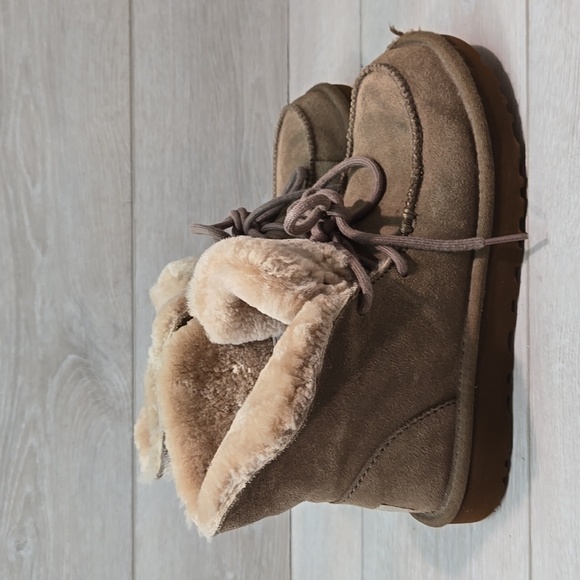 Ugg Australia Women Cozy Tan Suede Shearling Boots Sz 6 - Picture 2 of 13